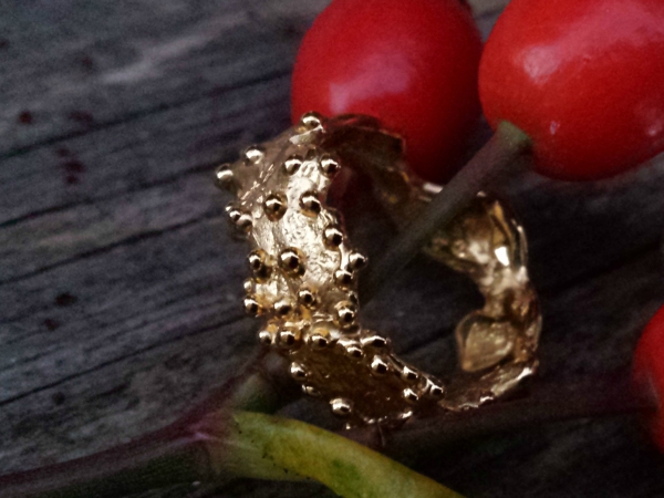 Atelier Solstice – Bague végétale Cendrillon en argent doré.